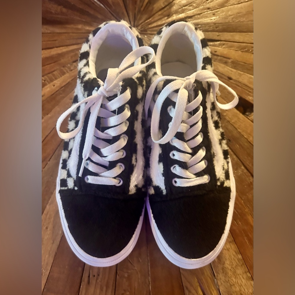Vans Old Skool Black & White Checkered Sherpa Shoes Men’s Size 7.
